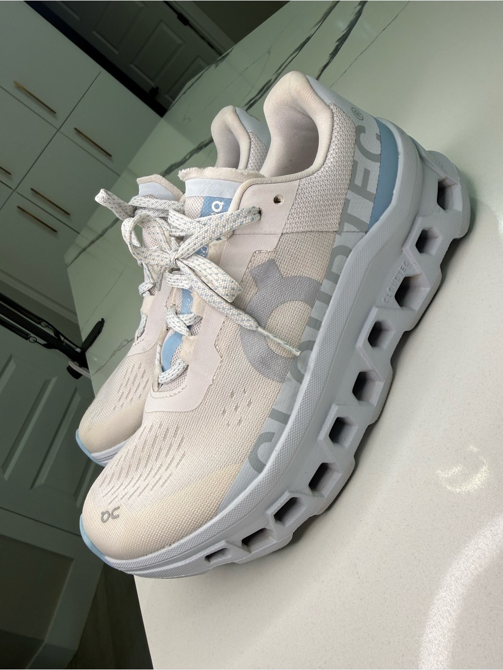 On Running Cloudmonster Women’s Size 7 Glacier Meadow Gray Blue Running Shoes